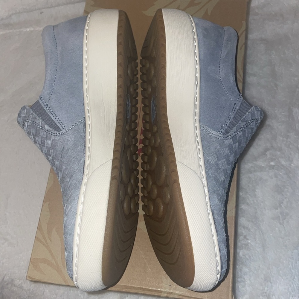 NWT Söfft Watney Chambray Slate Slide-on Sneaker - Picture 13 of 15